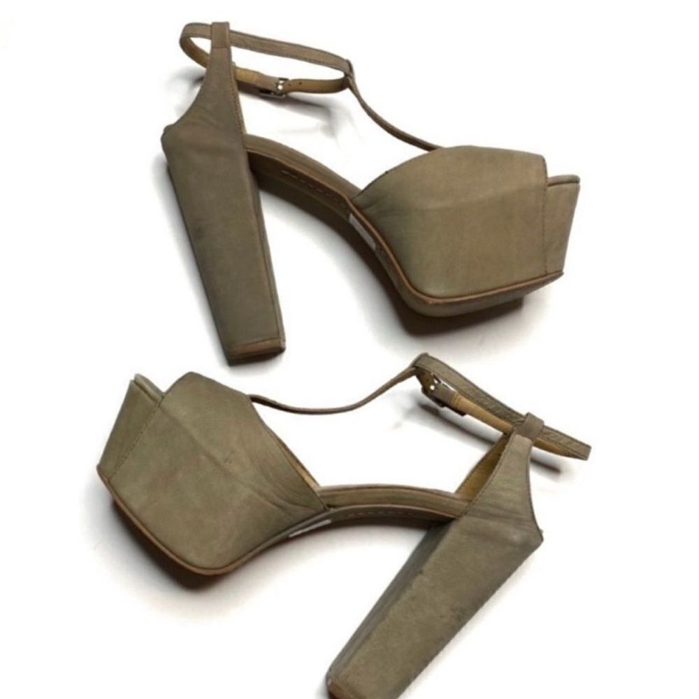 Anthropologie Matiko Sky High Strappy Taupe Platform Pumps. Taupe